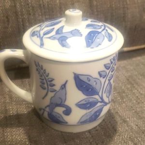 Vintage IDG flow blue & white coffee mug with lid William & Sonoma tea cocoa cup